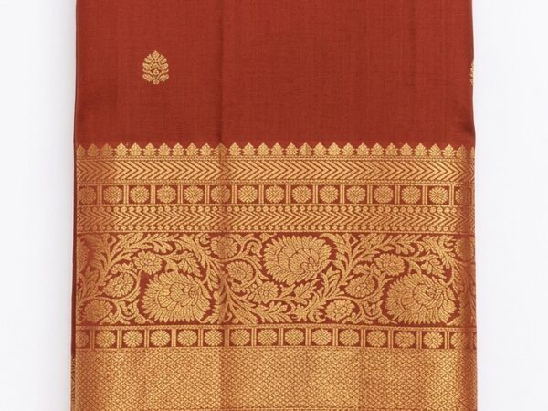 Red golden koorai saree