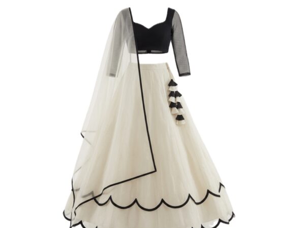 Elegance Lehenga Set, das klassische Eleganz und moderne Raffinesse vereint